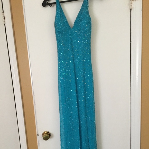 Dress - Picture 1 of 4
